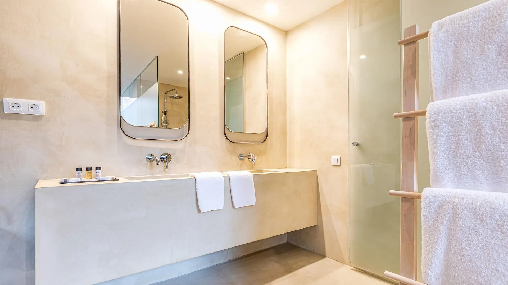 Отель Casa Lirio Барселона 2*,  Испания