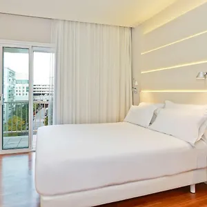 Отель Nh Les Corts