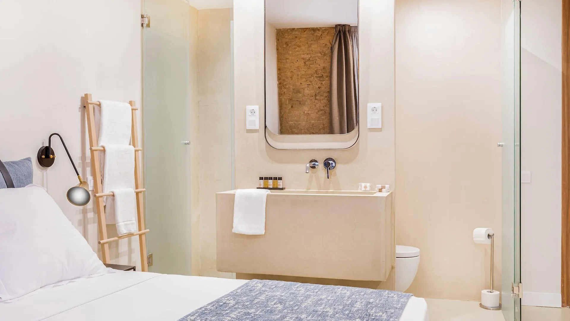 Casa Lirio Hotel Barcelona Spain