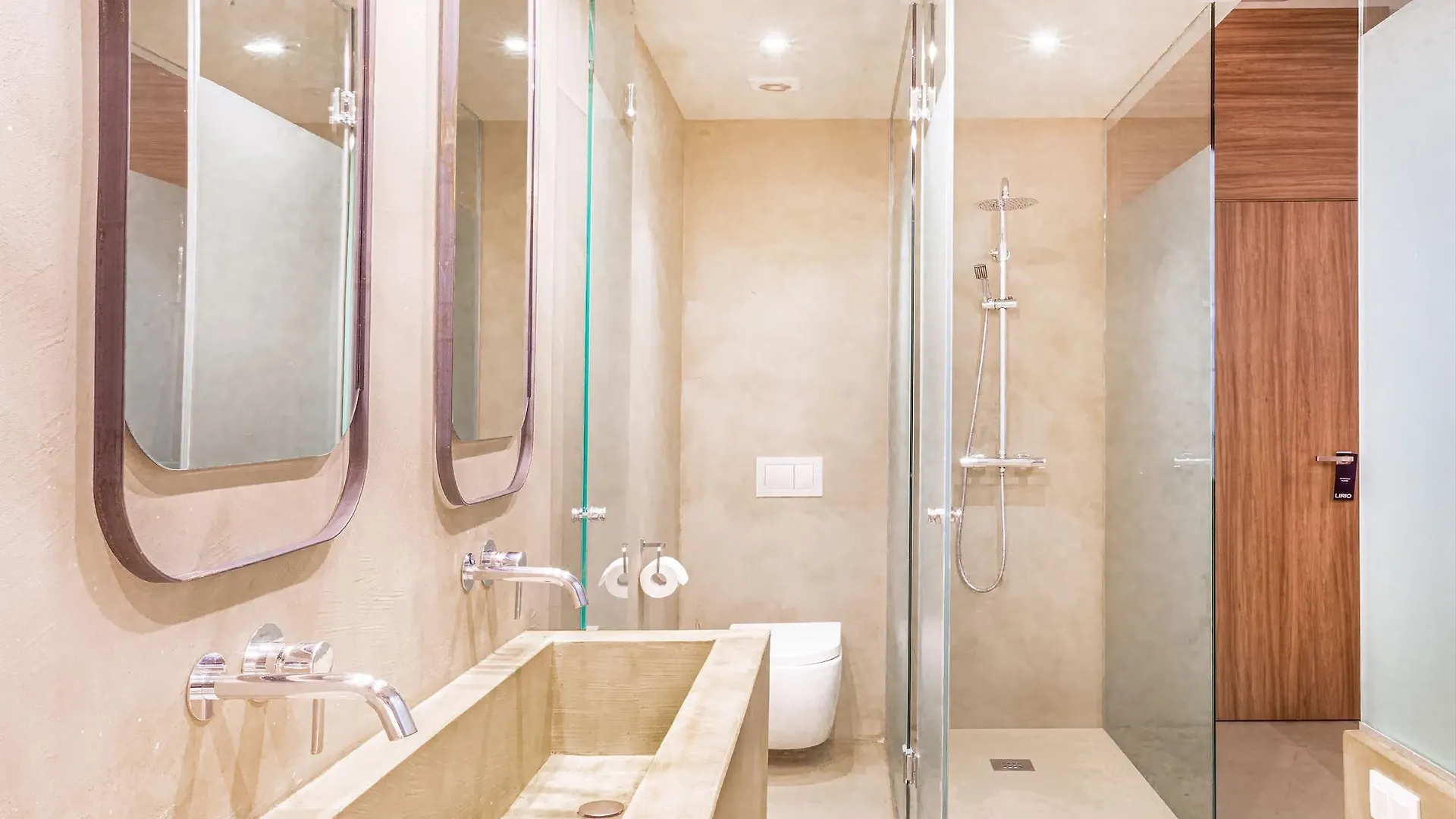 Casa Lirio Hotel Barcelona