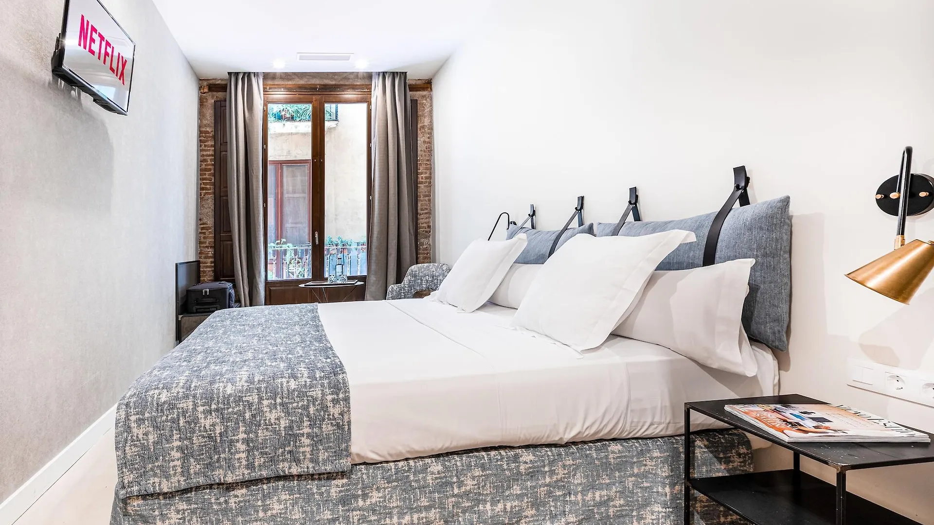 Casa Lirio Hotel Barcelona